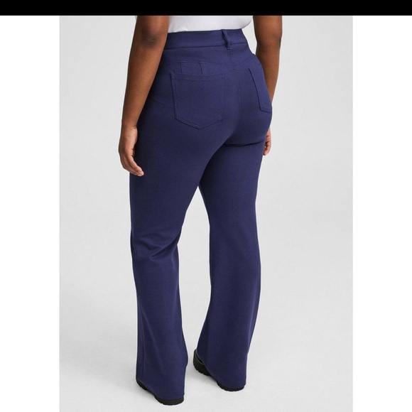 NWT Torrid Bombshell Boot Studio Luxe Ponte High-Rise Pant Size 24 Short - Picture 2 of 15